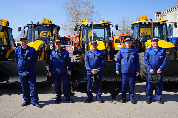Автопарк КВС пополнили 5 новых экскаваторов JCB