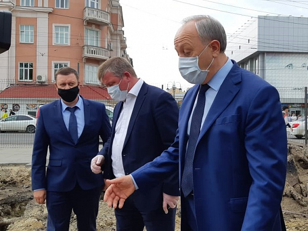 Глава Саратова доложил губернатору о завершении работ КВС в центральной части площади Кирова