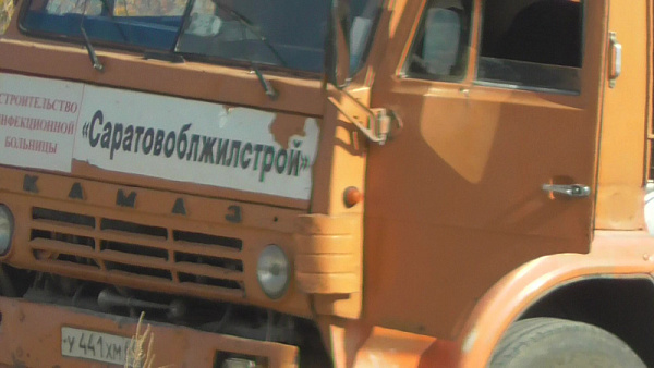 Свалка мусора у трассы канализационного коллектора может привести к масштабной экологической катастрофе