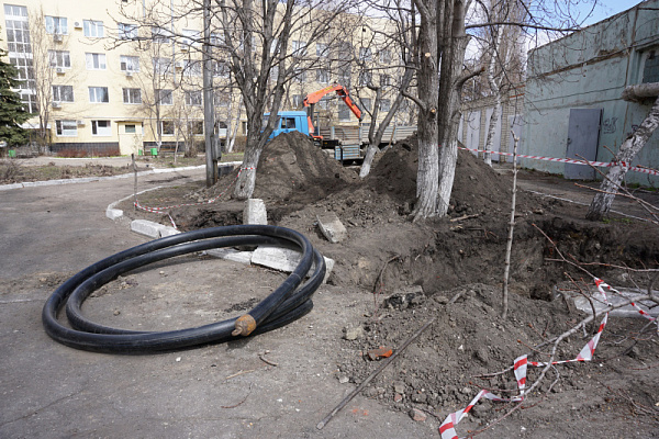 КВС меняет 130 м коммуникаций на территории ГКБ №5