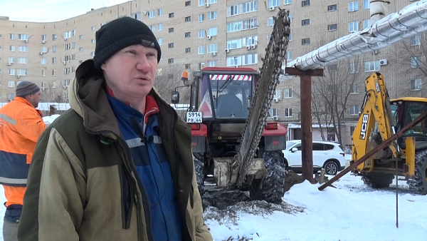 ЖКХ в лицах. При 100%-м износе трубы выход только один - замена